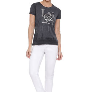 เสื้อยืดผู้หญิงคุณภาพดี ระบายอากาศได้ดี เป็นมิตรกับสิ่งแวดล้อม แห้งเร็ว ผลิตจากโพลีเอสเตอร์/คอตตอน ปรับแต่งได้สำหรับฤดูร้อน ราคาสมเหตุสมผล! - Product Image 4