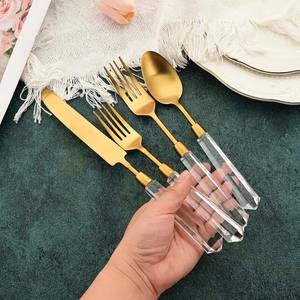 Ensemble de couverts élégant en acier inoxydable fini or avec poignée en acrylique Couverts élégants pour dîner Présentoir de buffet pour brunch - Product Image 3