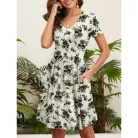 Vestido camisero informal de manga corta con cuello en V, estampado de rosas negras, ecológico, con botones y bolsillos, corte holgado, estilo swing, para mujer, de Bangladesh.