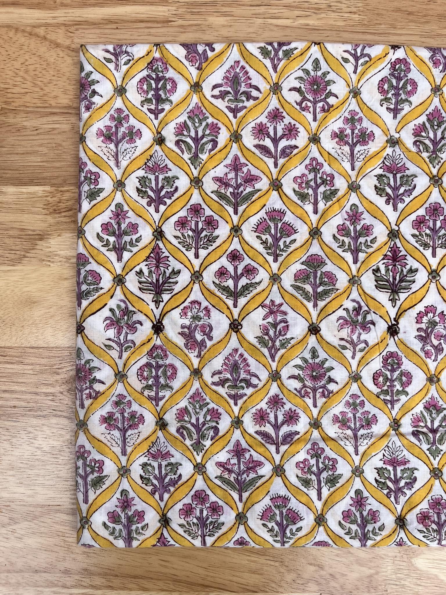 สีเหลือง