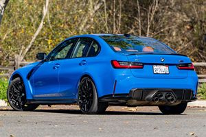 BMW M3 Competition xDrive 2024 d'occasion en excellent état - Product Image 5
