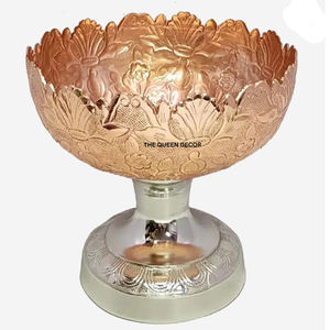 Elegante Tazón Decorativo de Latón y Cristal con Acabado Dorado Pulido Brillante, Hecho a Mano - Product Image 2