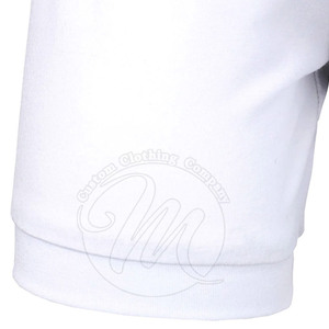 Chemises polo de haute qualité avec une coupe moderne et un tissu doux, idéales pour les tenues décontractées, le style bureau et l'usage quotidien. - Product Image 3