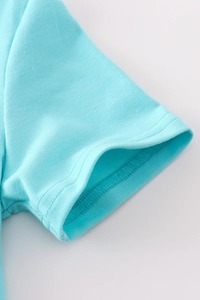 Ensemble de vêtements pour garçons avec broderie de poisson à carreaux bleu mignon confortable et élégant pour le plaisir d'été et l'usure quotidienne - Product Image 5