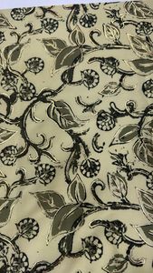 ผ้าซาตินโพลีเอสเตอร์ฟิโอน่า พิมพ์ลายดิจิทัลเคลือบฟอยล์ 100% โพลีเอสเตอร์ ผ้าซาตินฟิโอน่า พิมพ์ลายดิจิทัลเคลือบฟอยล์ ผ้าคุณภาพพรีเมียมสำหรับตัดเย็บเสื้อผ้า - Product Image 2