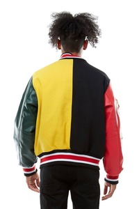 Chaqueta universitaria de cuero auténtico con letras de lana personalizada para hombre, chaqueta negra con parches y etiquetas de logotipos bordados en Color amarillo para M