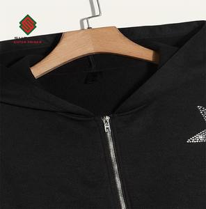 Sweat à capuche noir avec étoile en strass |   Sweat-shirt d'hiver 100% coton imperméable et respirant - Product Image 3