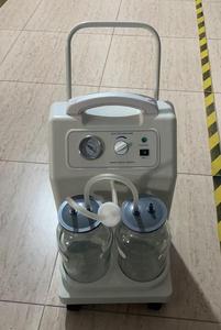 Alat Hisap Vakum Medis Elektrik Tahan Lama dan Dapat Dipindahkan Bersertifikasi CE Kelas II Laju Pemompaan 30L/menit Baterai Isi Ulang - Product Image 3