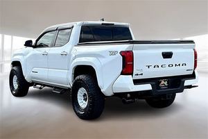 2024 Toyota Tacoma Híbrido TRD Sport HV Doble Cabina 4WD - Product Image 3