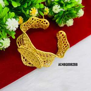 Ensemble de Bracelets de Mode Plaqué Or Design Doré - Product Image 4