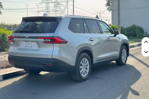 Toyota Grand Hiander - XLE-AW 2024 Económico y Versátil - Product Image 3