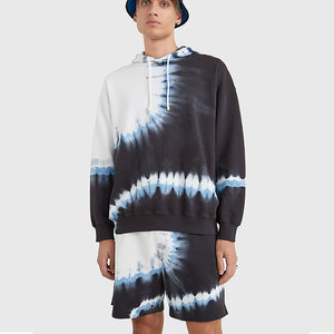 Ensemble sweat-shirt et short décontracté pour homme en tissu léger et écologique, design confortable et look élégant - Product Image 1