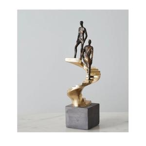 Sculpture minimaliste en aluminium coulé, créée pour des environnements contemporains, avec des proportions équilibrées et un calme artistique. - Product Image 6