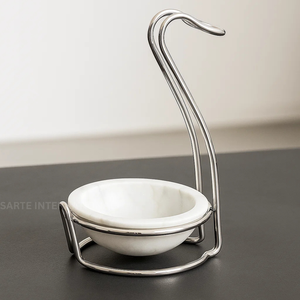 Porte-louche de luxe en acier inoxydable avec bol en marbre naturel plaqué argent support fait main pour table à manger restaurants - Product Image 1