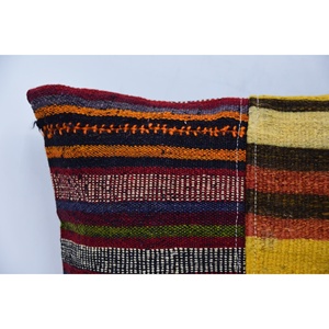 Coussin en soie de luxe 18x18 avec patchwork Kantha multicolore brodé imprimé floral vintage tissé 16x16 coussin décoratif - Product Image 2