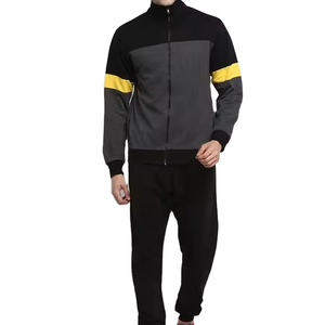Trending Men's Color Block Full-Zip Chándal Elegante conjunto de jogging en negro y gris con rayas amarillas conjuntos hechos de calidad rápida - Product Image 1