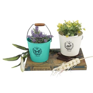 Pots de fleurs suspendus en métal Grand seau en fer en métal Porte-fleurs Jardinière/Jardinière de balcon - Product Image 5