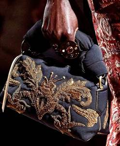 Broderie artisanale unique, style bohème, travail de broderie, pochette à main, design fantaisie, doublure en perles, vente en gros - Product Image 2