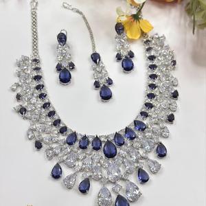 Elegante diseño de aspecto de circón plateado de alta calidad, collar elegante, pendientes, conjunto Tikka, compromiso de boda tradicional para mujer - Product Image 1