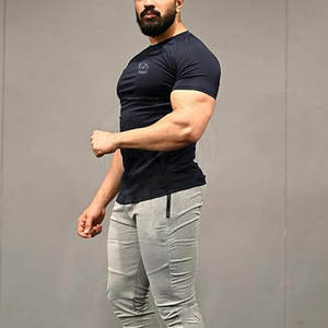 Vente en gros 100% coton T-shirt coupe ajustée pour hommes T-shirt de fitness à col rond avec logo OEM personnalisé et design de couleur - Product Image 4