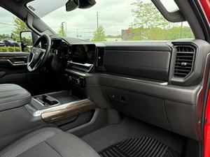 รถเชฟโรเลต ซิลเวอร์ราโด 3500 ครูว์แค็บ LT ดูราแม็กซ์ ดูอัลลี่ คาร์ฮอลเลอร์ ปี 2024 สภาพสมบูรณ์แบบและสะอาด - Product Image 5