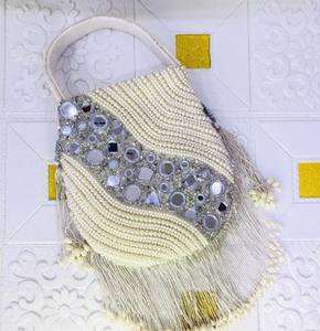 Bolso Potli Batua Étnico de Diseño Artesanal para Fiesta de Noche o Boda, con Bordado, Patrón de Piedras, Correa Dori y Forro de Algodón - Product Image 1