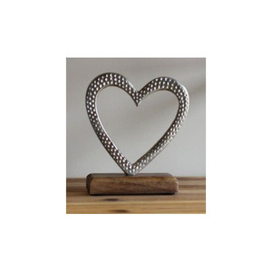 2026 Latest Arrival Room Decorative Aluminium Sculpture <b>Heart</b> Shape Hammered Silver Color Bestt Design for Cafe Decoration - Product Image 1