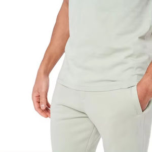 Venta caliente Color sólido Verano Hombres Chándal corto Venta al por mayor Camisetas Jóvenes y adultos Moda Causal Hombres Conjuntos de verano - Product Image 4