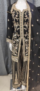 "Elegante conjunto de Georgette Gharara Plazo de imitación con bordado completo de piedra Zarkan, trabajo de secuencia y elegancia de borde Dupatta" - Product Image 2