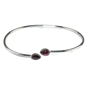 Magnifiques Bracelets à Breloques en Argent Sterling 925 Garnet, Faits Main, Bijoux Shri Ashapura, Style Classique, Bijoux Unisexe pour Femmes - Product Image 1