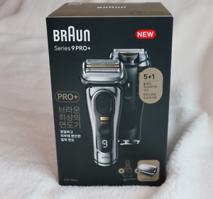 Braun ชุดมีดโกนไฟฟ้า9477cc 9 Pro สำหรับผู้ชายเครื่องโกนหนวดแบบฟอยล์ทั้งเปียกและแห้งพร้อม USB สำหรับบำรุงผิวหน้าและบิกินี่สีเงิน - Product Image 6