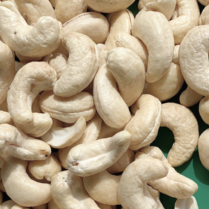 Anacardos crudos de la mejor tarifa, anacardos W180, anacardos al por mayor exportados a Dubai, UE, Oriente Medio - Product Image 1