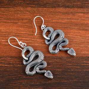Nuevos Pendientes Colgantes de Serpiente con Diseño Gótico, Joyería de Latón para Mujer, Acabado Plateado Oxidado, Venta al por Mayor/OEM/ODM - Product Image 3
