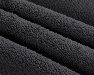 Sudadera con capucha para hombre de felpa 100% algodón personalizada, con bordado de parches desgastados, impresión DTG, pedrería de colores, efecto descolorido por el sol y dobladillo sin rematar cosido. - Product Image 6