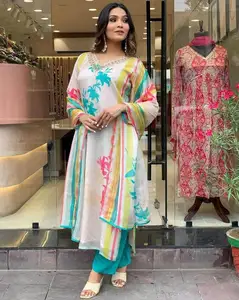 Impression dorée festive en soie Tebi de qualité standard avec tissu approuvé par Liva femmes Kurti avec Dupatta à vendre