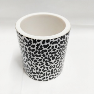 Ensemble d'accessoires de bain indiens faits à la main Distributeur de savon à main à motif noir unique Accessoires de bain en résine - Product Image 3