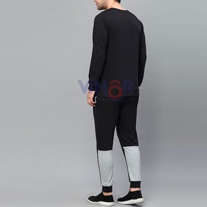 ชุดวอร์มผ้าฟลีซกันลมสำหรับผู้ชายชุดออกกำลังกายสำหรับฤดูหนาวและฤดูใบไม้ร่วงพร้อมโลโก้พิมพ์ลายไซส์ใหญ่พิเศษสำหรับสตรีทแวร์ - Product Image 4