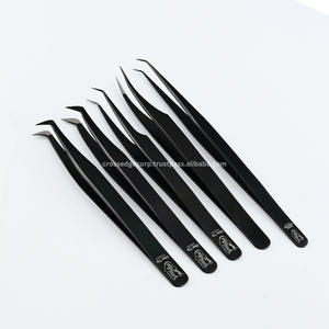 Pince à cils professionnelle à pointe en fibre couleur personnalisée, courbée à 90 degrés en forme de lune, pour isolation et volume, outil pour artiste en extensions de cils - Product Image 1