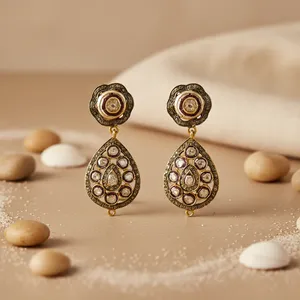 Pendientes de Diamantes en Forma de Lágrima con Baño de Oro de Lujo, Joyería Elegante - Product Image 1