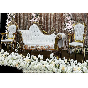 Ensemble de canapés de style français pour scène de mariage asiatique, dernier design italien pour mariage, canapés blancs et dorés de style royal italien, États-Unis - Product Image 1