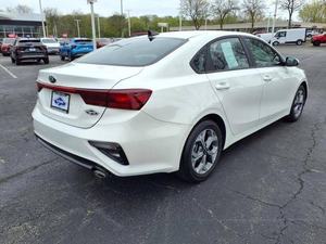 2019 pour Forte LXS, conduite à gauche, sièges en cuir, feux LED, pneus R19, transmission automatique - Product Image 5