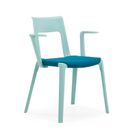Chaise de bureau empilable moderne avec assise en PP moulé pour des environnements de travail flexibles