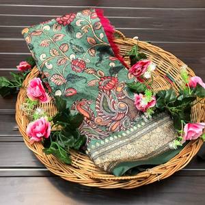 Sari de Seda Suave VASTRA COTTAGE con Estampado Fusion Kalamkari en Hermosos Colores con Blusa de Diseñador Estampada a Juego - Product Image 2