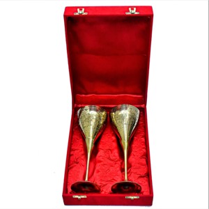 แก้วไวน์ทองเหลืองชุบทองชุดถ้วยโลหะสองใบที่มีความหลากหลายได้รับการออกแบบ - Product Image 5