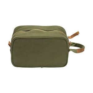 Borsa da Toilette Sostenibile in Tela Riciclata per Viaggiatori Eco-Consapevoli - Product Image 5