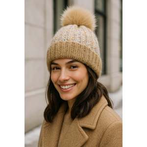 Gorro de lana con pompón color camel para mujer BERE1142 - BERE1142-CAMEL - Product Image 1
