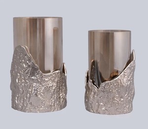 Portavelas de lujo con textura dorada con vidrio agrega un ambiente cálido y elegante a cualquier habitación - Product Image 4