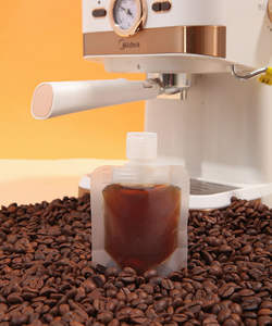 Pochette compacte rechargeable Stand Up Squeeze avec bec pour voyage et usage quotidien - Product Image 5