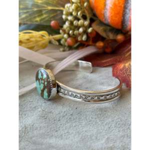 Bracelet manchette en turquoise et argent sterling fabriqué au sud-ouest, taille 8 - Product Image 4