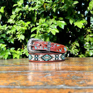 Ceinture Western en cuir véritable brodée à la main avec des perles et une finition peinte à la main, durable et avec une boucle en alliage - Product Image 2